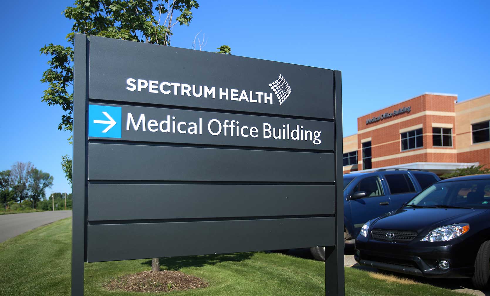 spectrum-health-system_med-office-bldg-directional.jpg Art Direction by: Bart Crosby, Crosby Associates